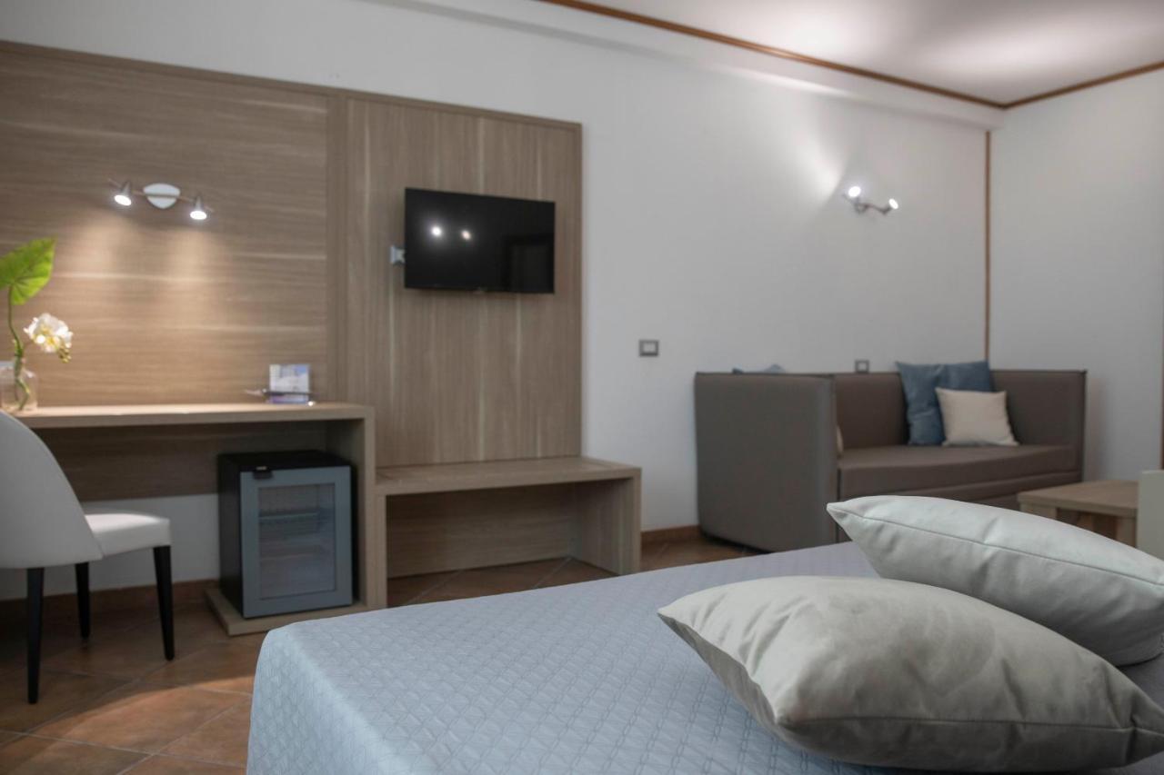 Pegasus Hotel Сасари Екстериор снимка