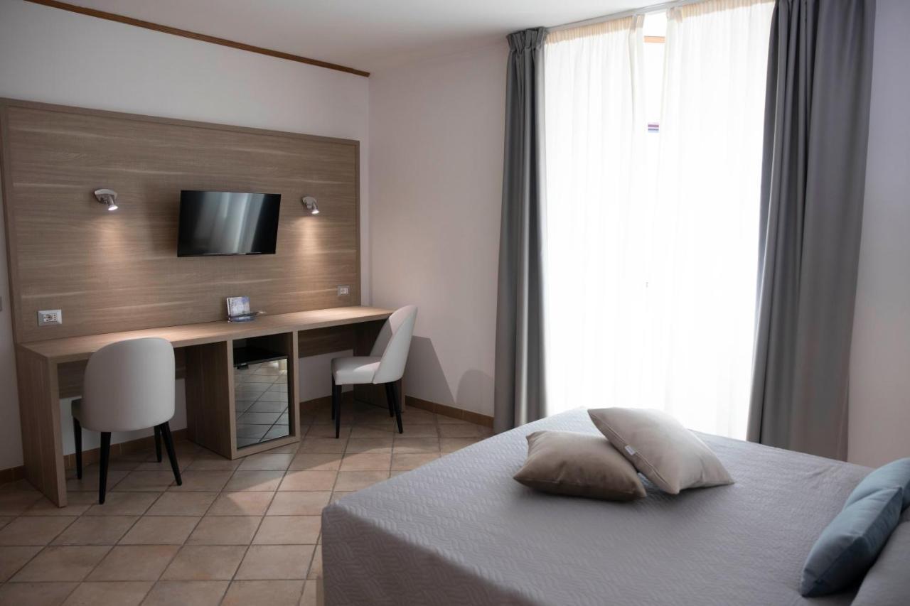 Pegasus Hotel Сасари Екстериор снимка