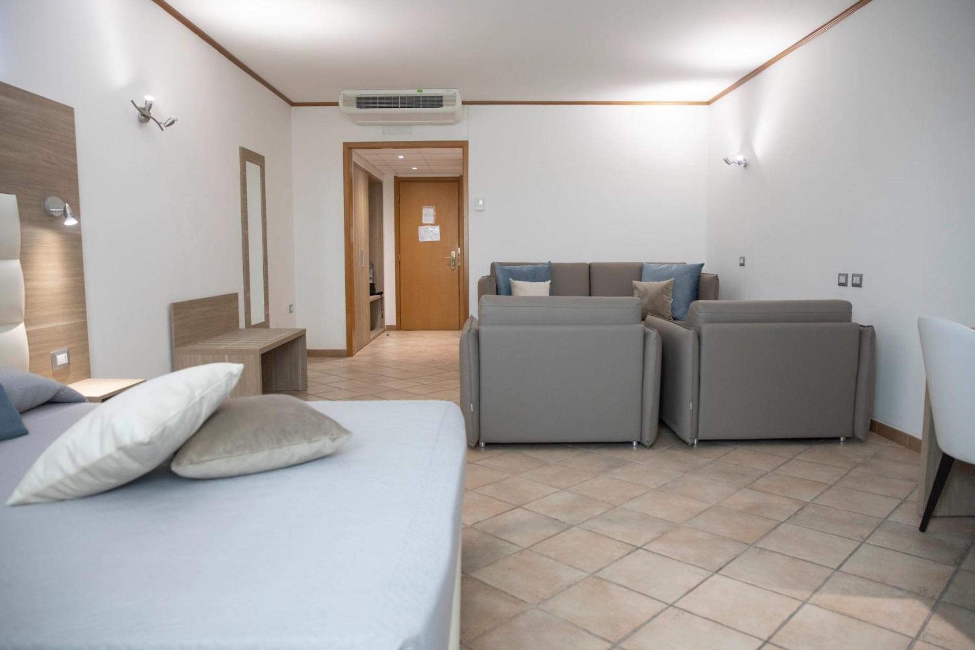 Pegasus Hotel Сасари Екстериор снимка