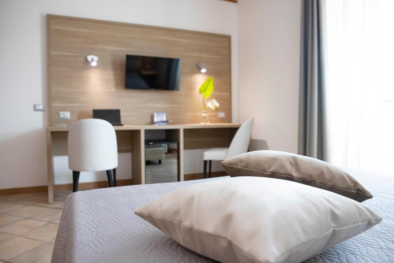Pegasus Hotel Сасари Екстериор снимка