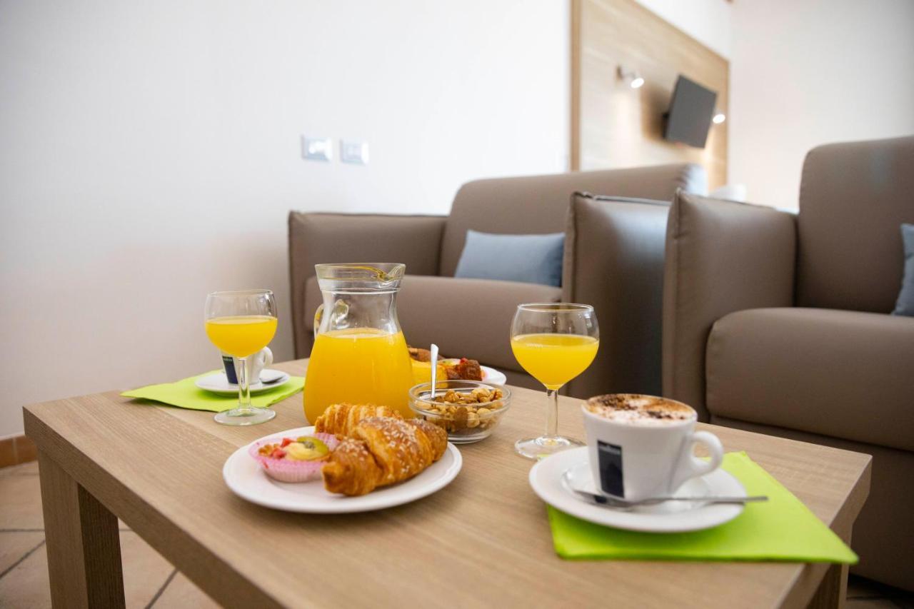 Pegasus Hotel Сасари Екстериор снимка