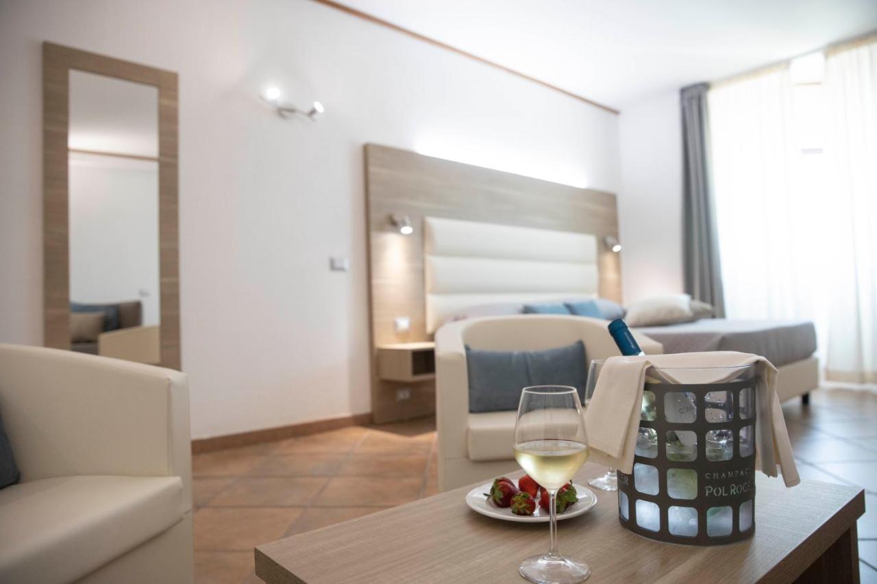 Pegasus Hotel Сасари Екстериор снимка