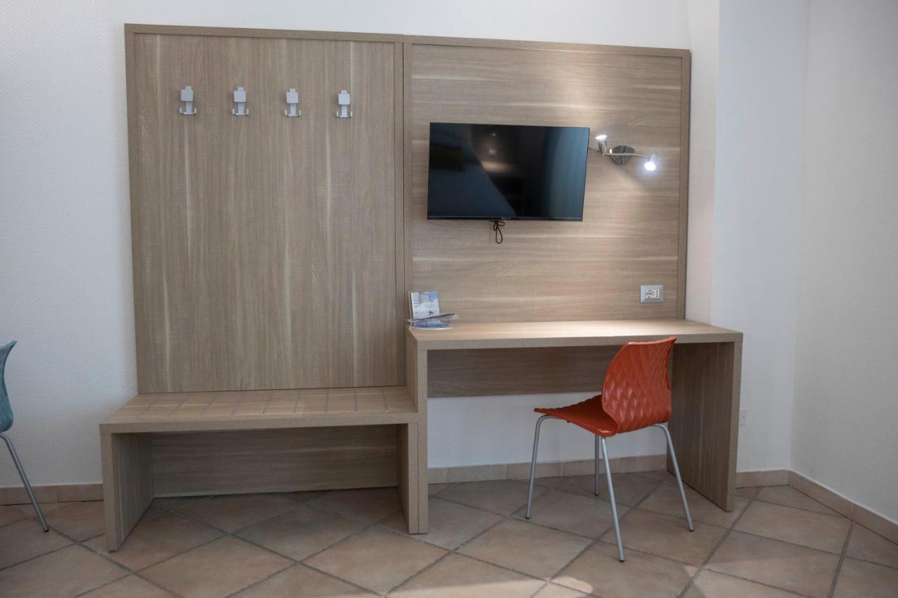 Pegasus Hotel Сасари Екстериор снимка